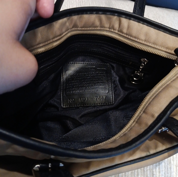 Vintage Coach Limited Edition Tan and Black Tote Bag Hand Bag - Picture 8 of 9